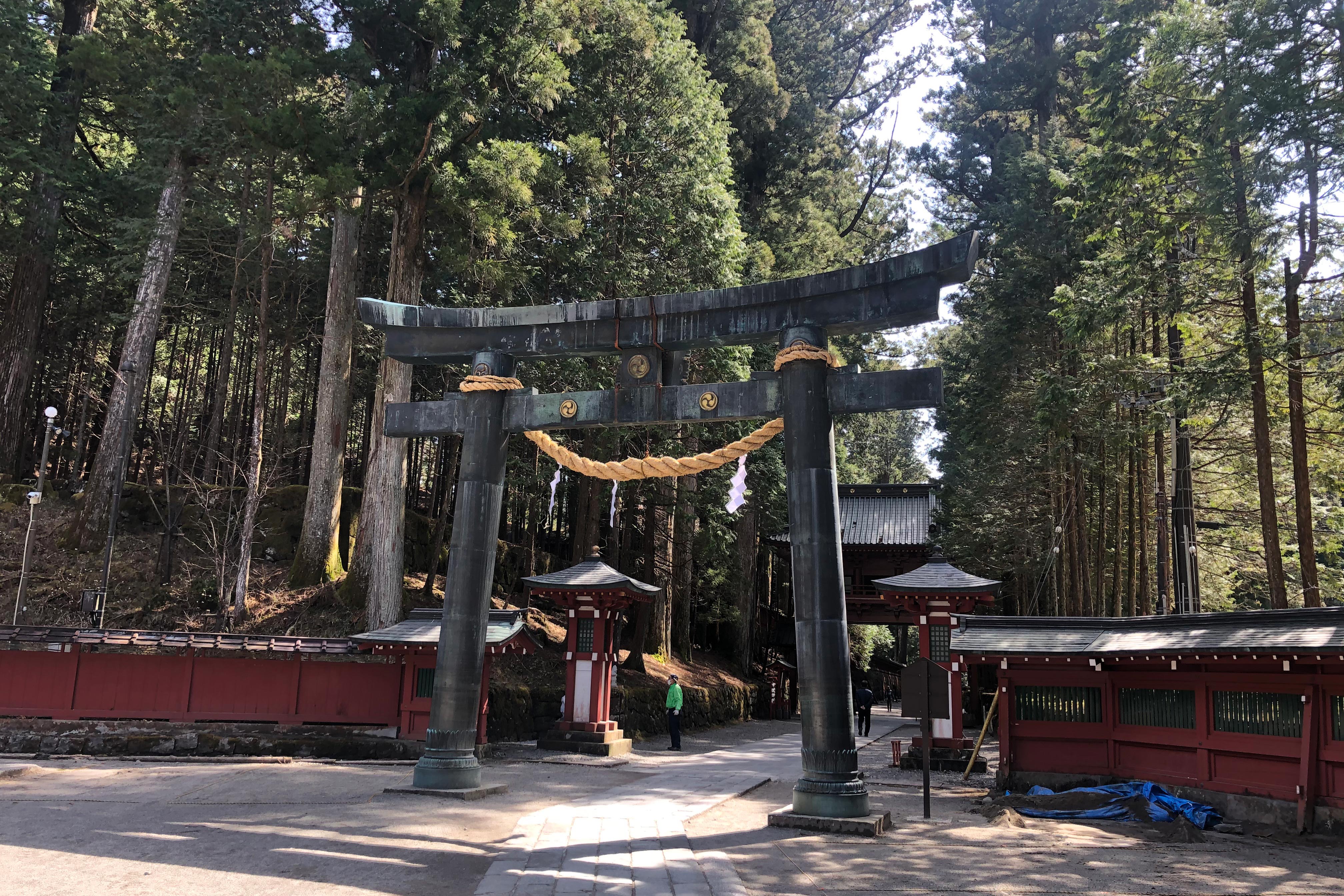 Karakane Torii, Chinese Bronze Gate 